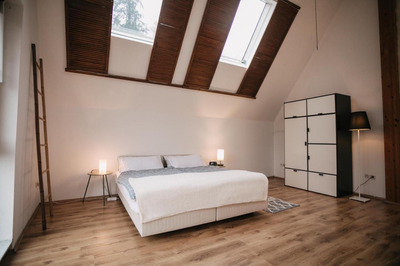 Eigenes Maisonettehaus In Idyllischer Lage Mit Balkon, Nahe Messe, 24H Self-Check In, Gratis Parken Schwabach Exterior photo