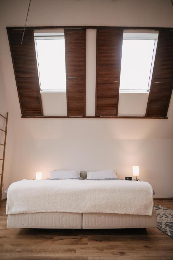 Eigenes Maisonettehaus In Idyllischer Lage Mit Balkon, Nahe Messe, 24H Self-Check In, Gratis Parken Schwabach Exterior photo