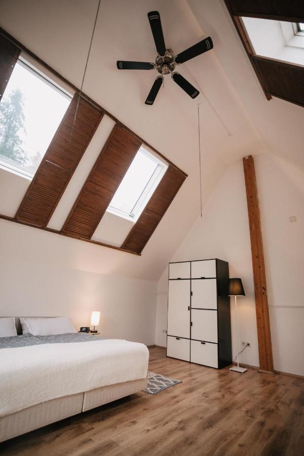 Eigenes Maisonettehaus In Idyllischer Lage Mit Balkon, Nahe Messe, 24H Self-Check In, Gratis Parken Schwabach Exterior photo
