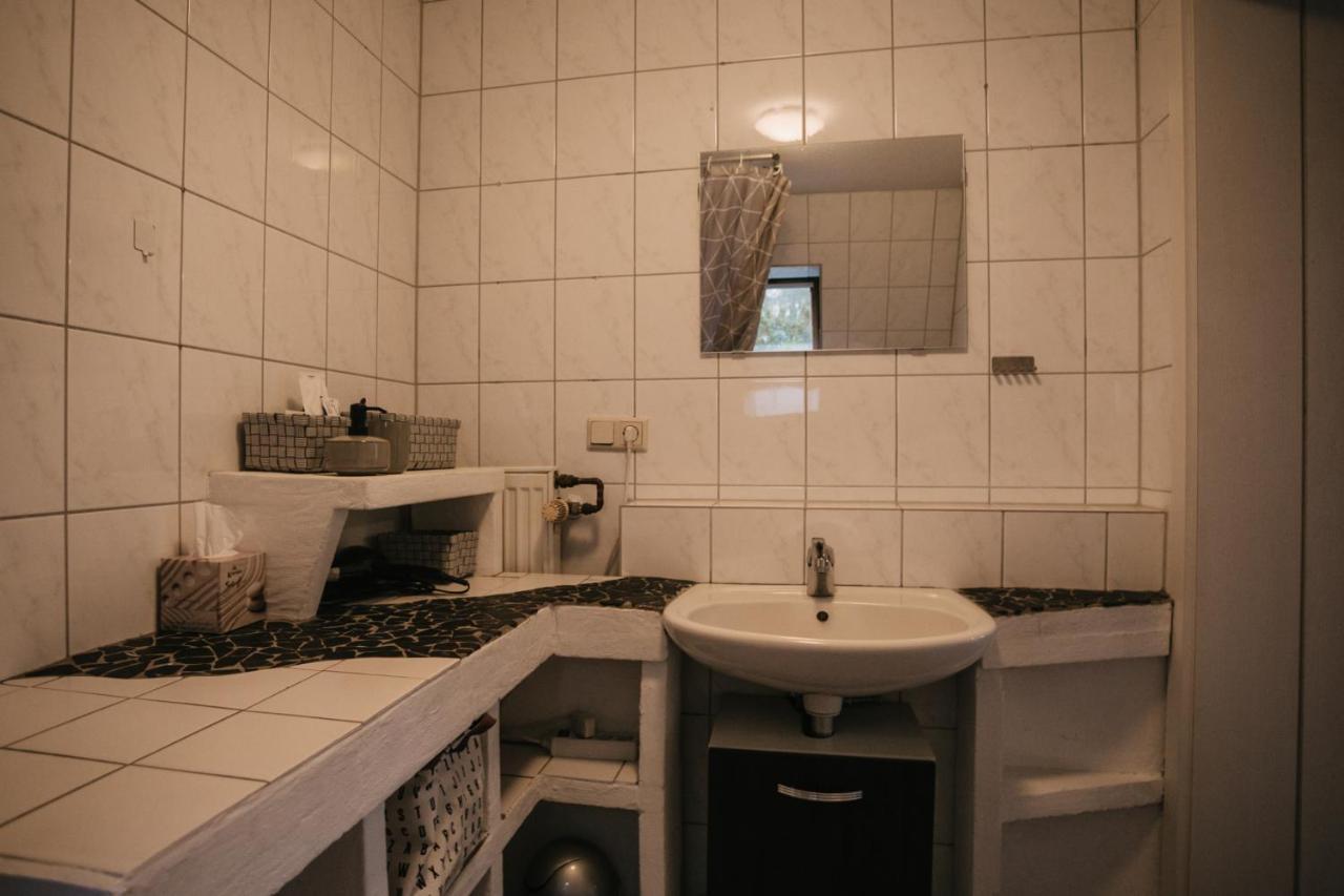 Eigenes Maisonettehaus In Idyllischer Lage Mit Balkon, Nahe Messe, 24H Self-Check In, Gratis Parken Schwabach Exterior photo