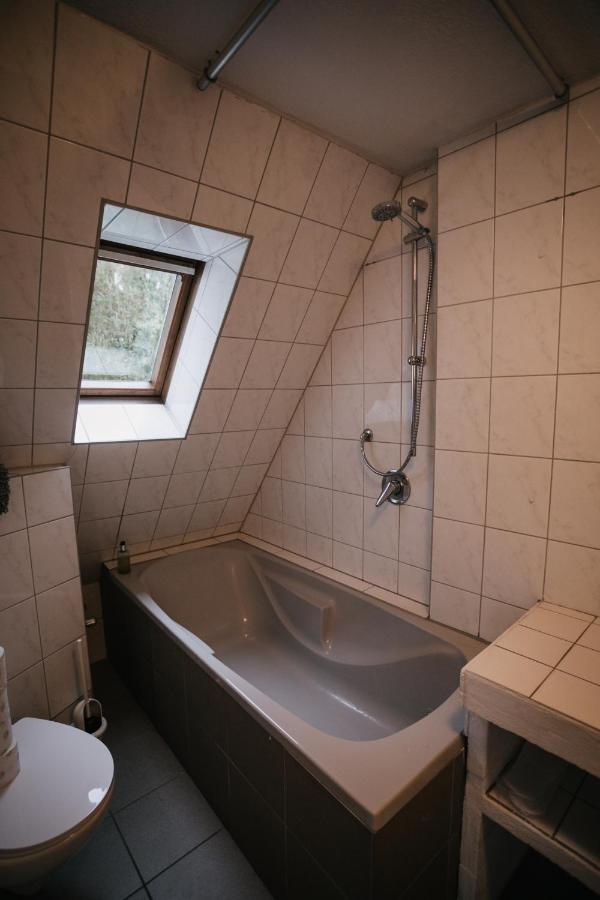 Eigenes Maisonettehaus In Idyllischer Lage Mit Balkon, Nahe Messe, 24H Self-Check In, Gratis Parken Schwabach Exterior photo