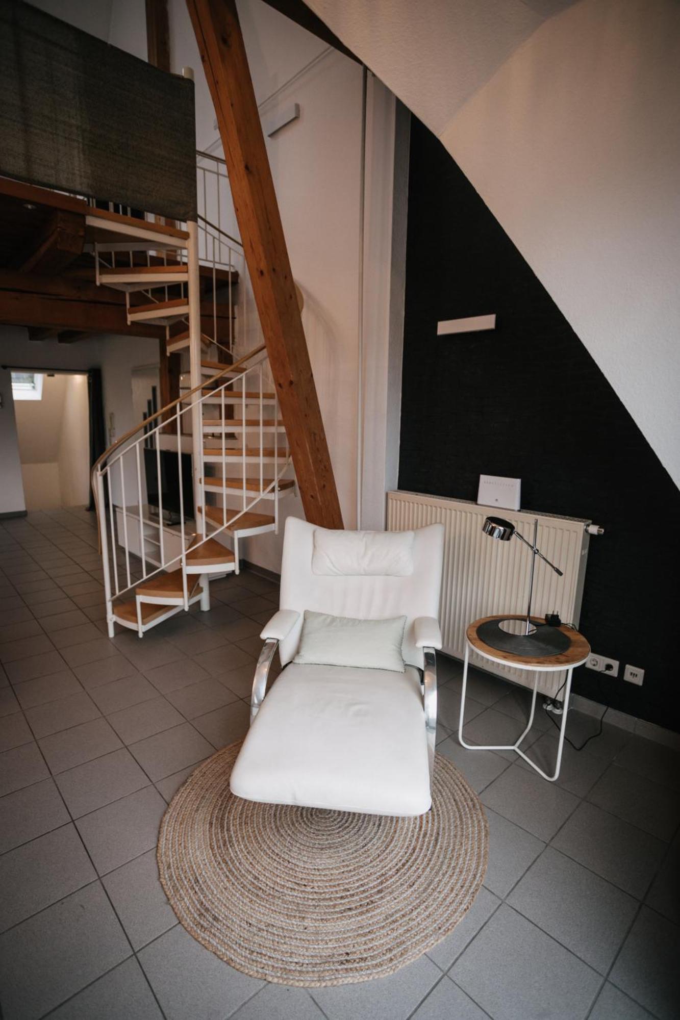 Eigenes Maisonettehaus In Idyllischer Lage Mit Balkon, Nahe Messe, 24H Self-Check In, Gratis Parken Schwabach Exterior photo