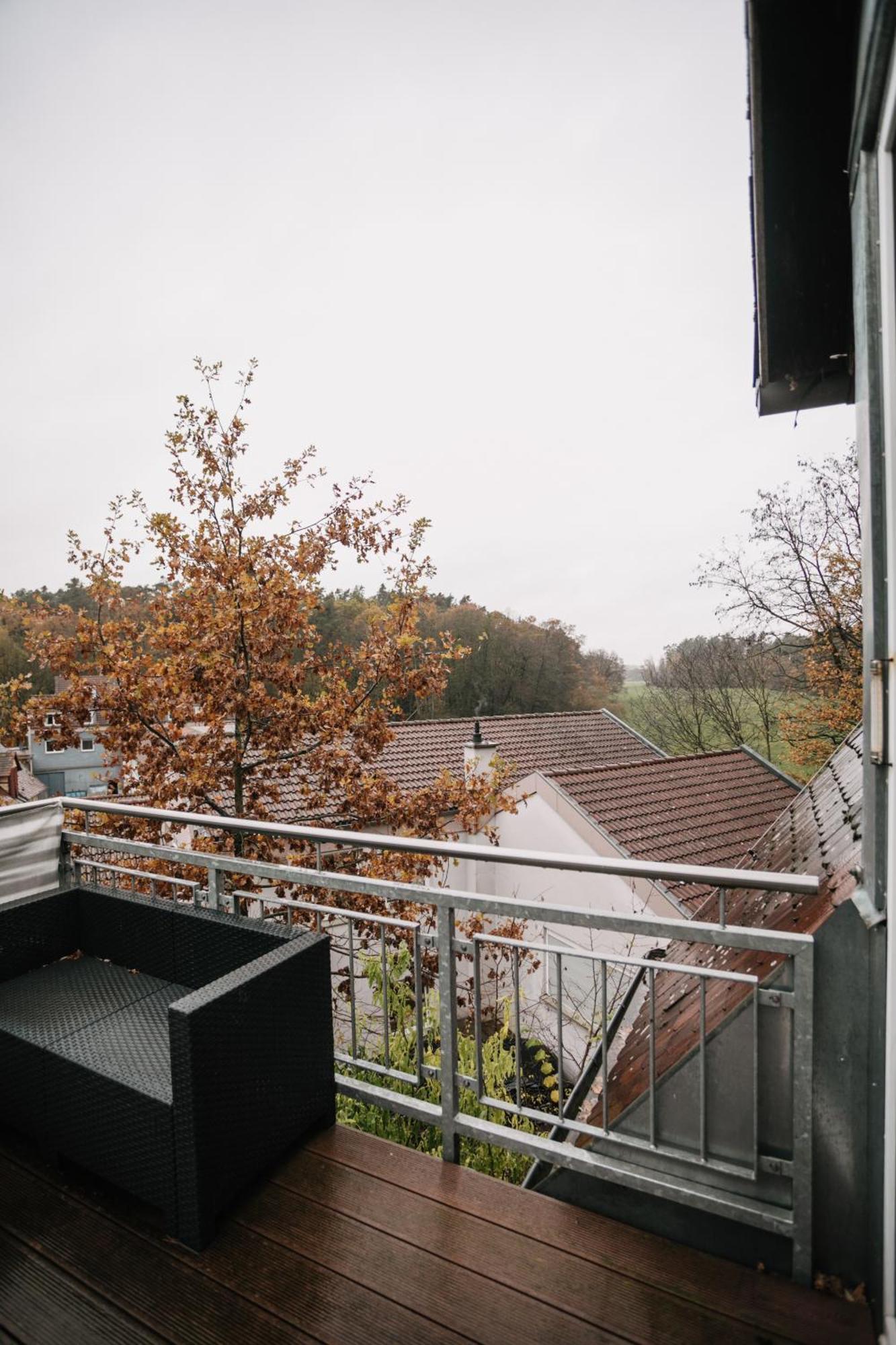 Eigenes Maisonettehaus In Idyllischer Lage Mit Balkon, Nahe Messe, 24H Self-Check In, Gratis Parken Schwabach Exterior photo